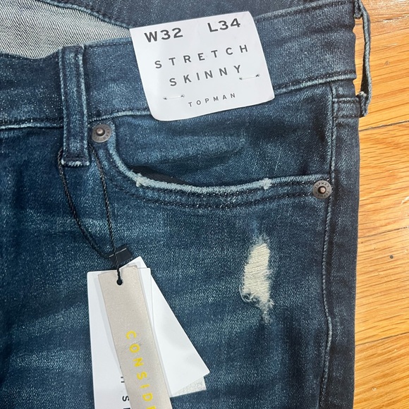 Women distressed jeans - Picture 2 of 6